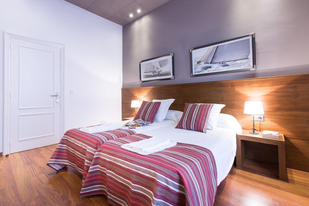 Serennia Apartamentos Ramblas - Placa Catalunya Barcelona Zimmer foto