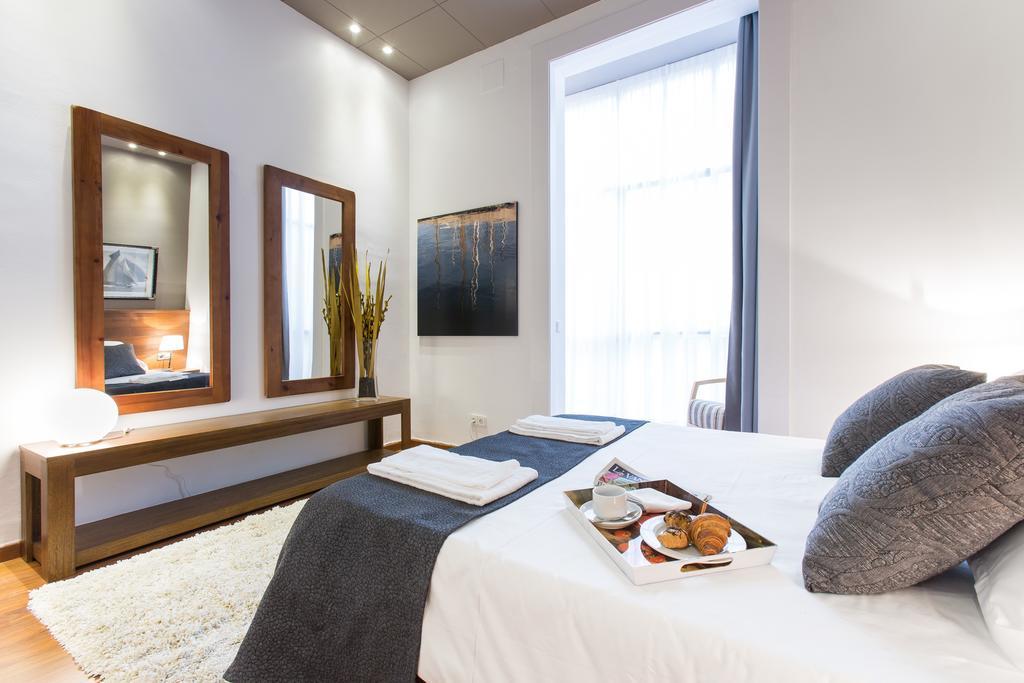 Serennia Apartamentos Ramblas - Placa Catalunya Barcelona Zimmer foto