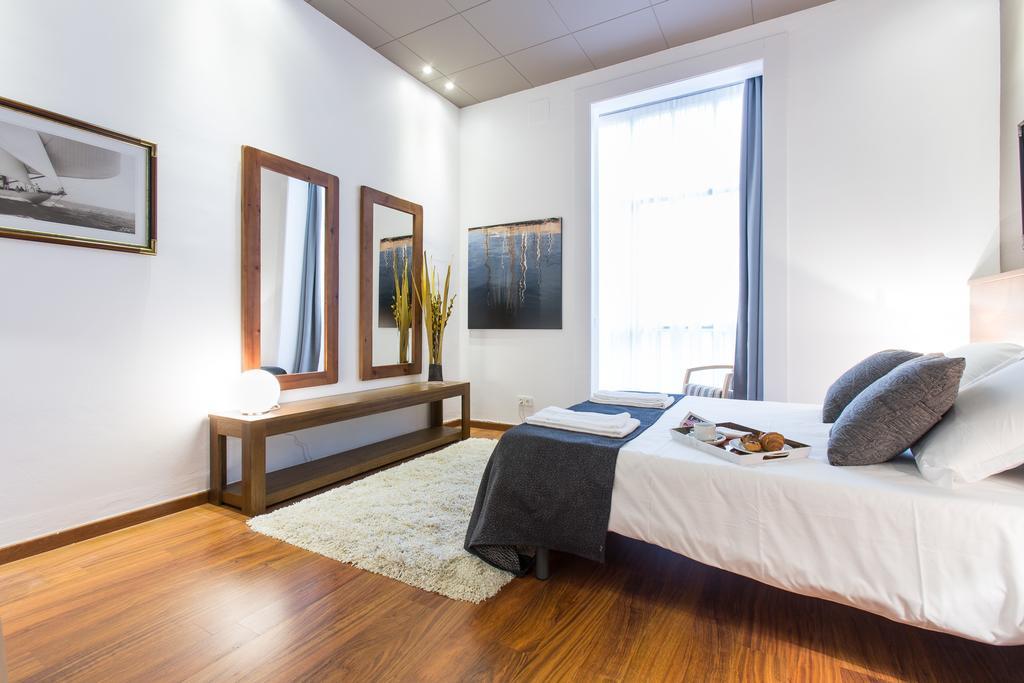 Serennia Apartamentos Ramblas - Placa Catalunya Barcelona Zimmer foto