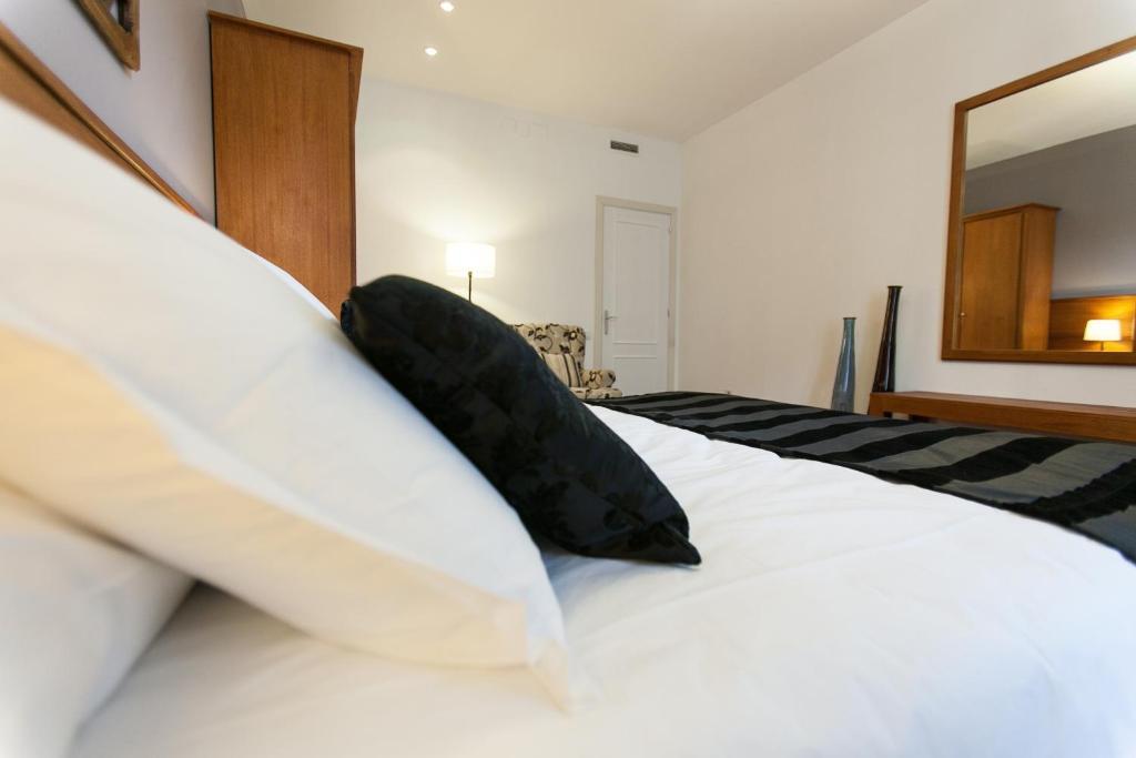 Serennia Apartamentos Ramblas - Placa Catalunya Barcelona Zimmer foto
