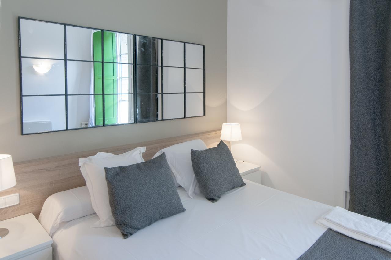 Serennia Apartamentos Ramblas - Placa Catalunya Barcelona Exterior foto