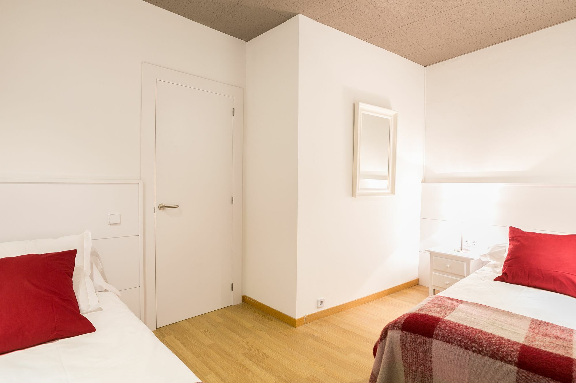 Serennia Apartamentos Ramblas - Placa Catalunya Barcelona Exterior foto