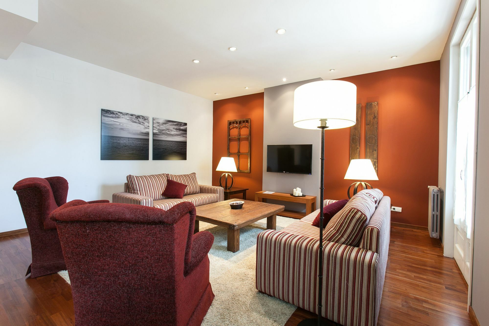 Serennia Apartamentos Ramblas - Placa Catalunya Barcelona Exterior foto