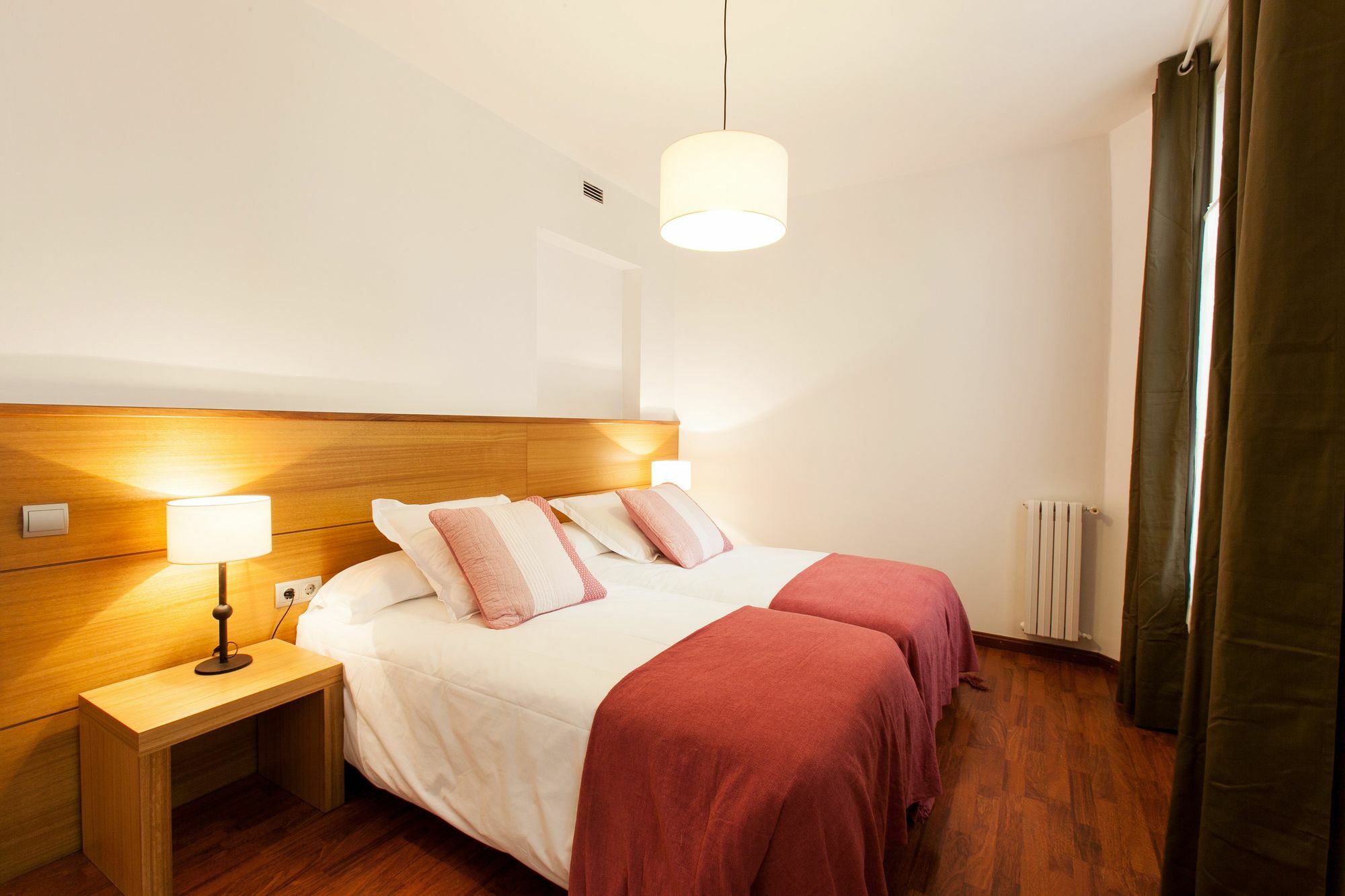 Serennia Apartamentos Ramblas - Placa Catalunya Barcelona Exterior foto