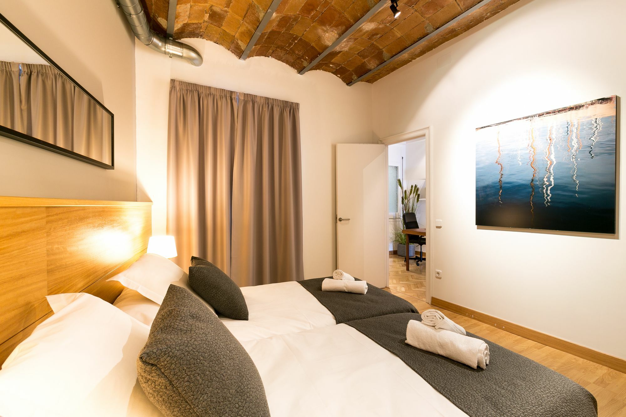 Serennia Apartamentos Ramblas - Placa Catalunya Barcelona Exterior foto
