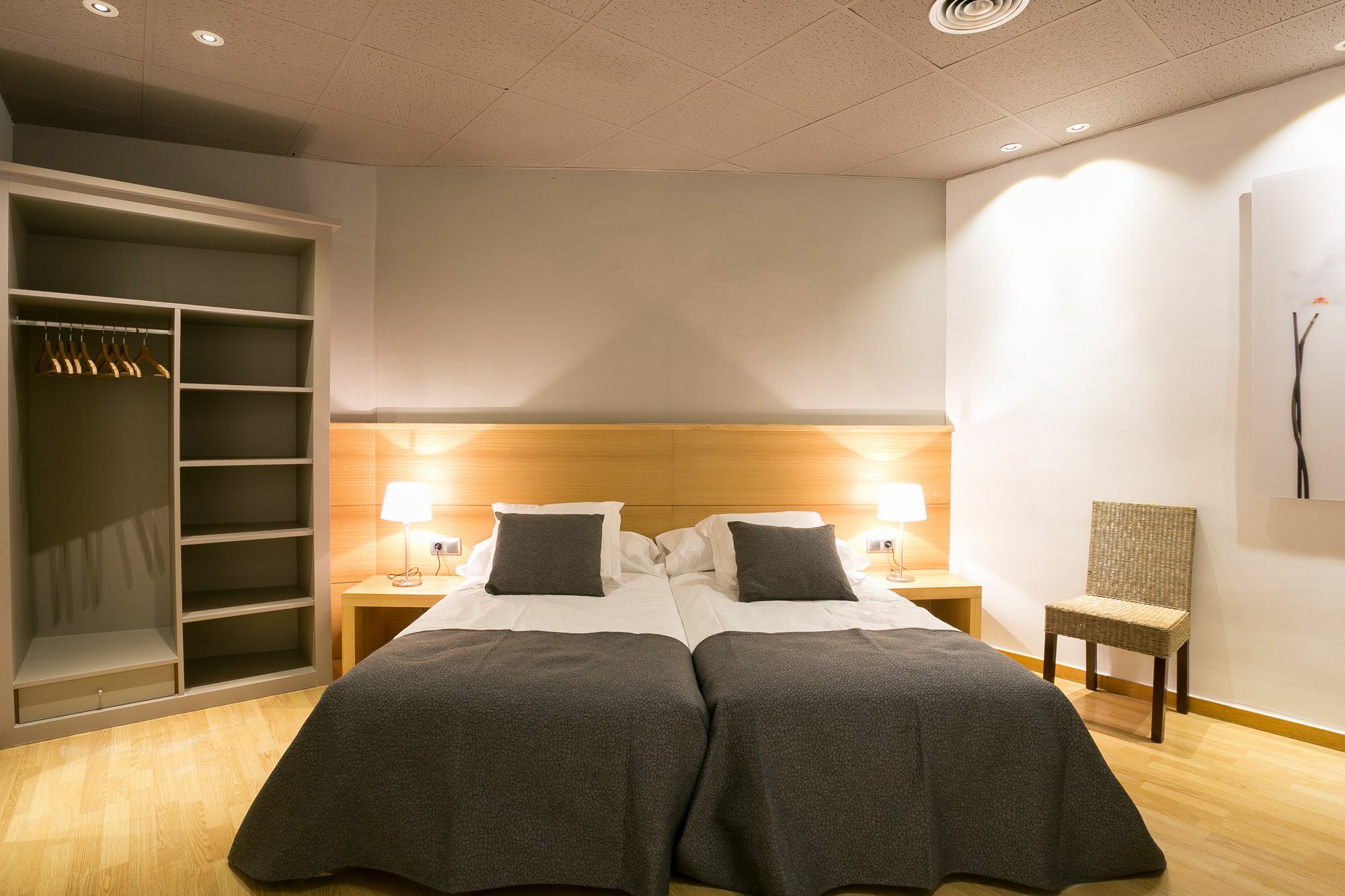 Serennia Apartamentos Ramblas - Placa Catalunya Barcelona Exterior foto