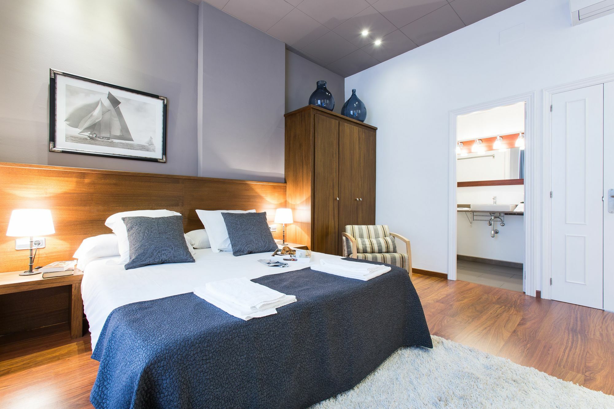 Serennia Apartamentos Ramblas - Placa Catalunya Barcelona Exterior foto